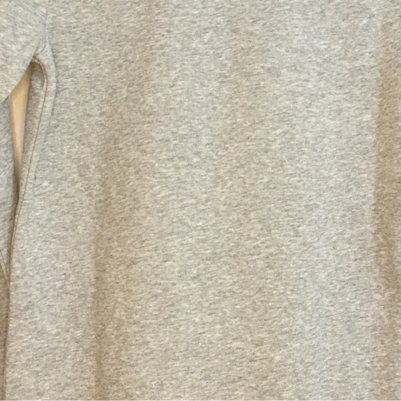 NWOT TOMMY HILFIGER Crew Neck Sweatshirt - Picture 3 of 4